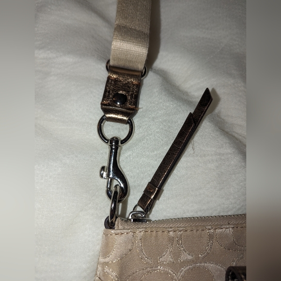 Coach Metallic Signature Swingpack Messenger Handbag - Picture 10 of 13